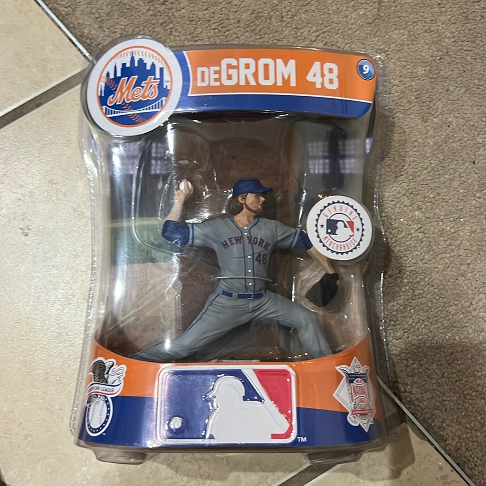Mets Jacob degrom figurine